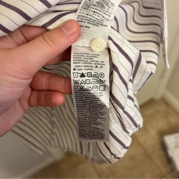 Levi's Classic One Pocket Men's XL Striped Button Down Shirt - White and Purple - Picture 8 of 12